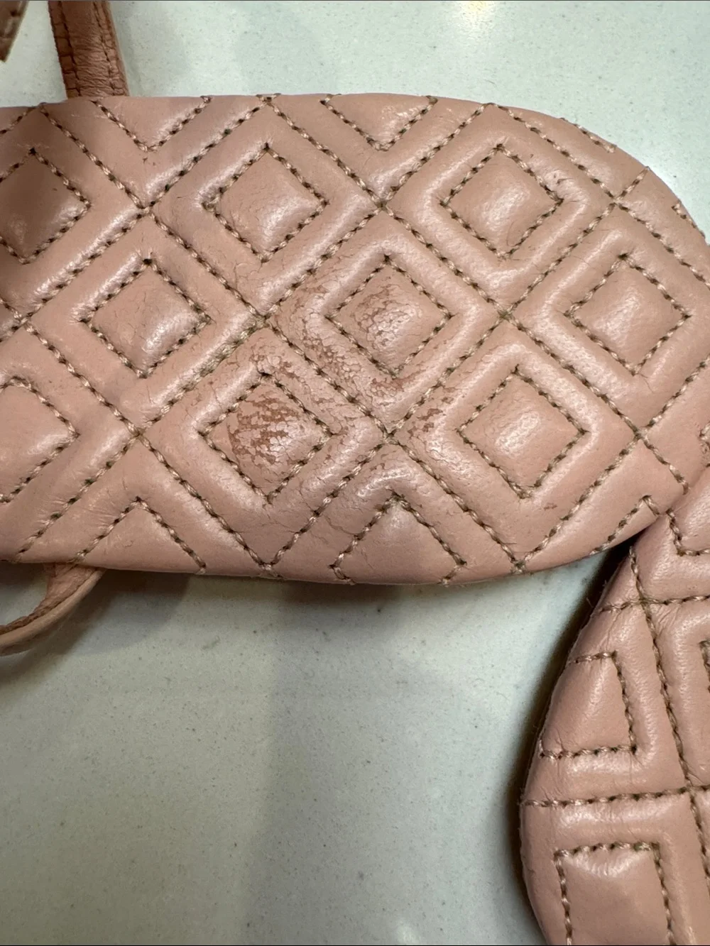 Tory Burch Pink Quilted T-Strap Sandals with Gold Logo Minimalist Sz8.5